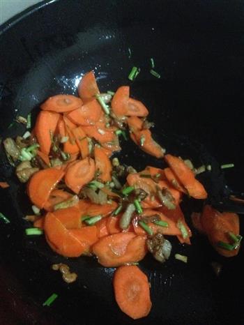 简单又美味的胡萝卜炒肉的做法步骤4