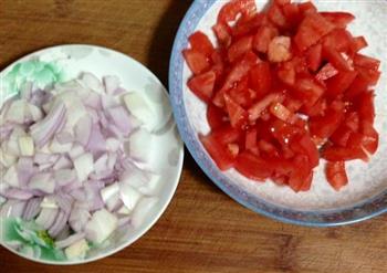 洋葱蕃茄菰米饭的做法步骤3