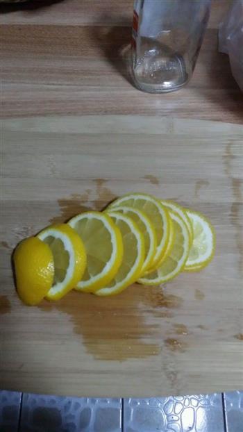 自制蜂蜜柠檬茶的做法步骤2