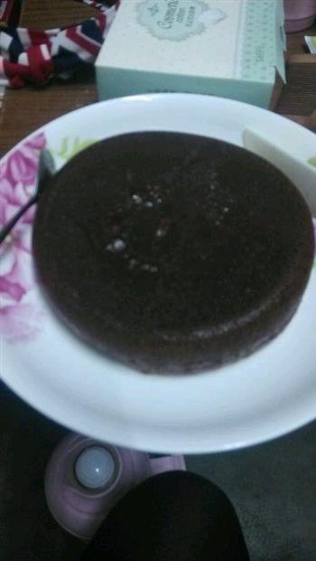 电饭锅巧克力蛋糕的做法步骤7