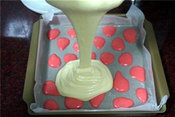 草莓彩绘蛋糕卷的做法步骤10