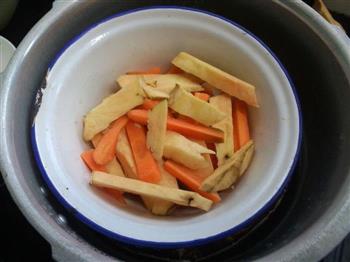 金汤菰米煨海参的做法图解3