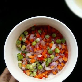 杂蔬芝士菰米焗饭的做法图解3