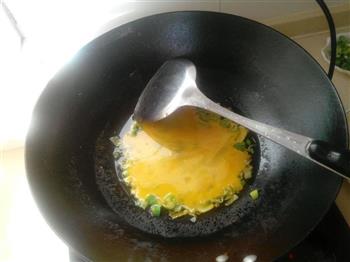 西红蛋炒饭的做法步骤4