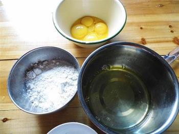 炼乳海绵蛋糕的做法步骤1