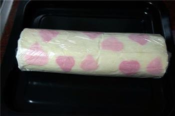 粉红爱心彩绘蛋糕卷—冬季暖身的做法步骤34