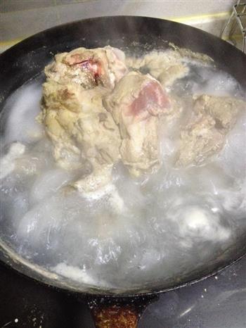 冬日滋补骨汤羊肉烩面的做法步骤1