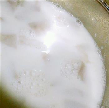 黑珍珠般的菰米奶白芋头甜汤的做法步骤4