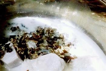 黑珍珠般的菰米奶白芋头甜汤的做法步骤5