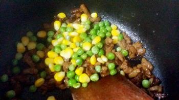 蒸菰米拌酱肉丁玉米青豆的做法步骤12