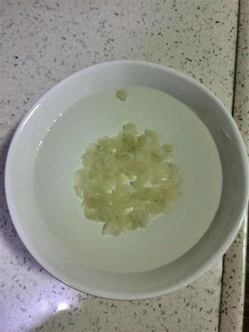 桃胶皂角米炖雪梨以及川贝炖雪梨的做法的做法步骤5