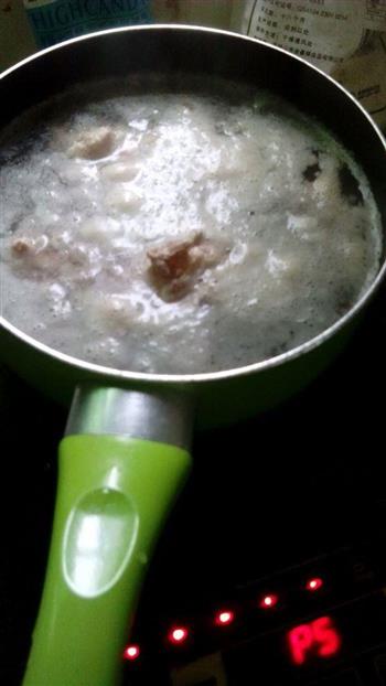 花生莲藕猪骨汤—冬季暖身的做法步骤4