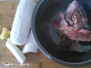 萝卜炖羊肉汤-冬季暖身的做法图解1