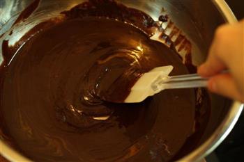 浓郁经典巧克力蛋糕的做法步骤10