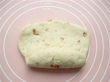 全麦硬质苏打核桃面包的做法图解16