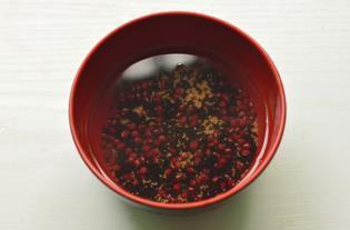 红豆小米粥—冬季暖身的做法图解2