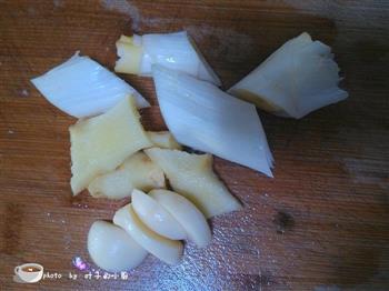 玉米炖排骨-冬季暖身的做法图解4