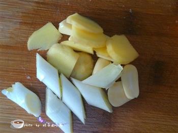 胡萝卜鹌鹑蛋烧排骨-冬季暖身的做法步骤4