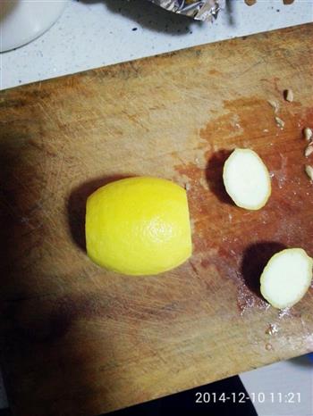 冰糖炖柠檬的做法图解2
