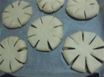 花形豆沙面包的做法步骤12