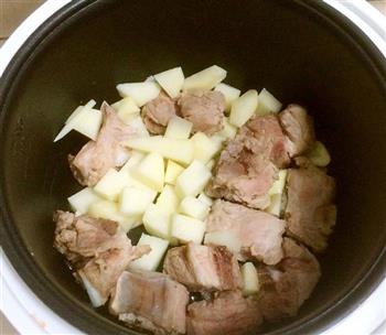 家常好味道-电饭锅扁豆排骨焖面的做法步骤3