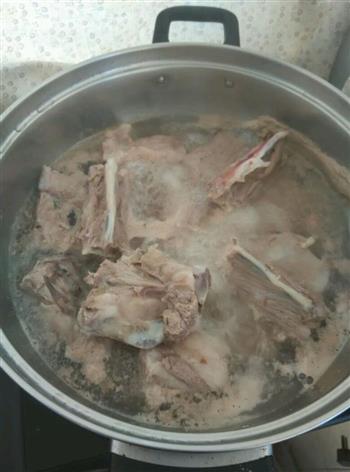做出奶白的羊杂汤-冬季暖身菜的做法步骤2