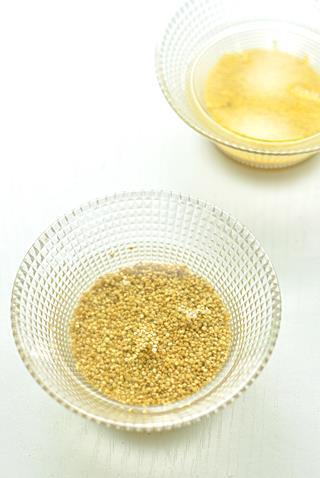 藜麦小米粥—冬季暖身的做法图解1