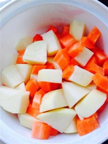 土豆胡萝卜火腿咸饭的做法步骤2