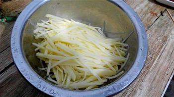 开胃小菜-凉拌酸辣土豆丝的做法步骤2