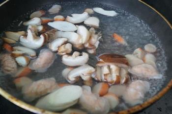 菌菇味噌汤的做法步骤2