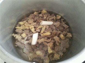 原汤咖喱牛腩锅-冬季暖身的做法步骤4