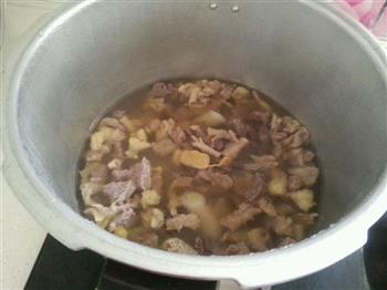 原汤咖喱牛腩锅-冬季暖身的做法步骤5