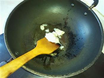 自制香辣火锅-火锅底料及蘸料还有羊肉片都是自己做的的做法步骤1