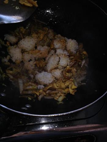 白菜鸡蛋炒米饭的做法步骤6