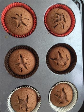 巧克力淡奶油cupcake的做法图解5