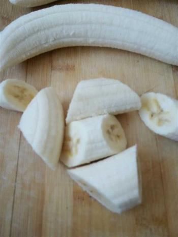 油炸脆皮香蕉的做法图解1