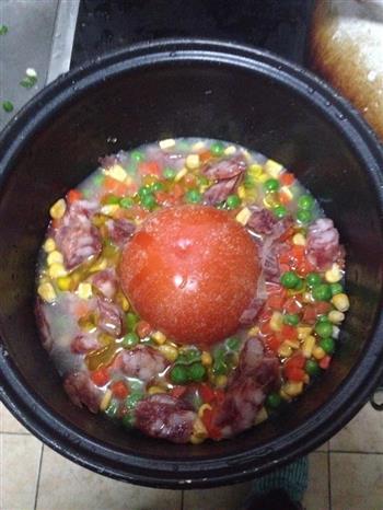 电饭煲番茄腊肉蔬菜饭的做法步骤1