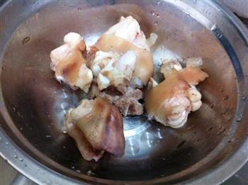 萝卜羊蹄汤—冬季暖身的做法步骤2