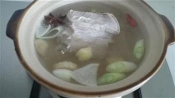 五花肉酸菜煲一冬季暖身的做法图解3