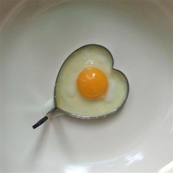 完美造型煎蛋技巧的做法图解3