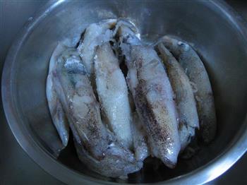笔管鱼炖白菜豆腐-冬季暖身的做法步骤1