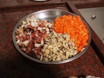 腊肉糯米饭，冬日护胃—冬季暖身的做法步骤1