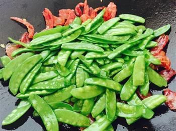 粤式经典菜—荷兰豆炒腊肠的做法步骤8