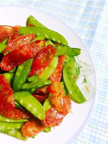 粤式经典菜—荷兰豆炒腊肠的做法步骤9