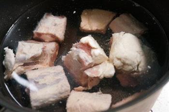 韩式辣白菜牛尾汤的做法图解1