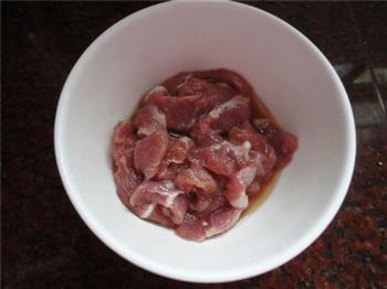 咸鱼蒸猪肉—冬季暖身的做法步骤1