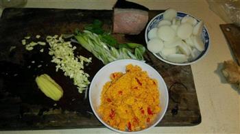 熏肉榨广椒的做法步骤3
