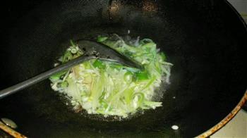 熏肉榨广椒的做法步骤4