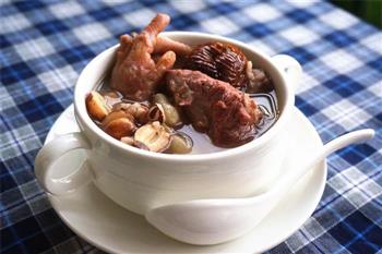 章鱼莲子薏米煲猪骨汤—冬季暖身的做法步骤14
