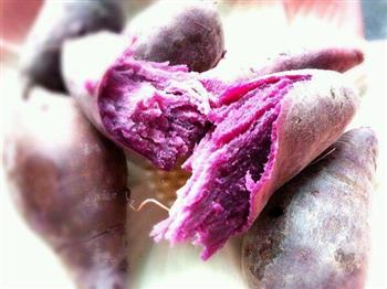 酸甜果仁酸奶紫薯泥的做法步骤2